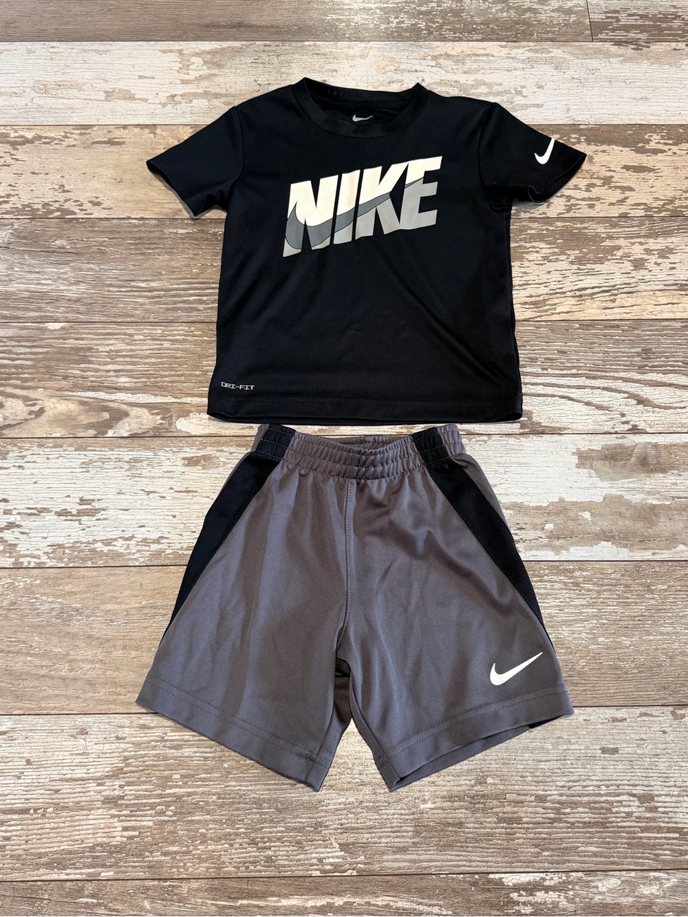 Nike Black and Gray Boys Athletic Shorts and T-Shirt Set Size 4T